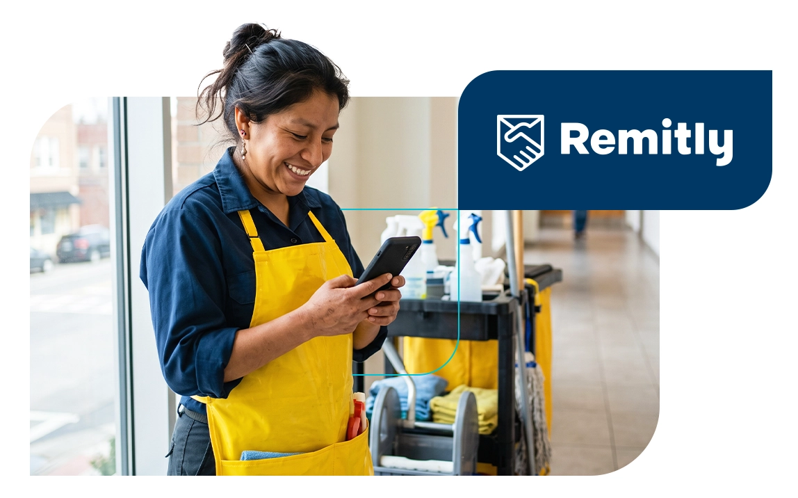 Mujer enviando remesa